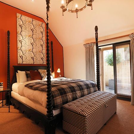 The Hare & Hounds Hotel Тетбері Екстер'єр фото