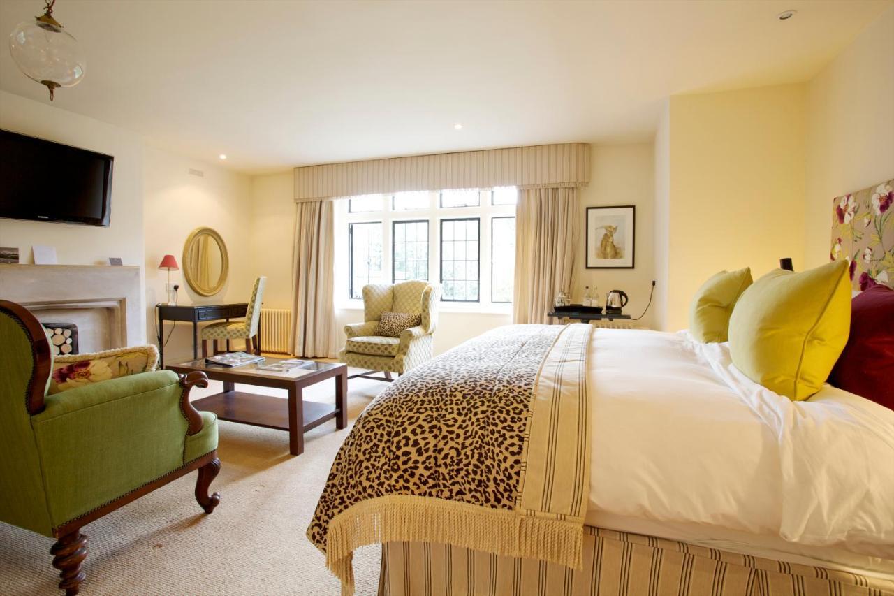 The Hare & Hounds Hotel Тетбері Екстер'єр фото
